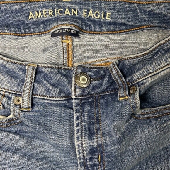American Eagle Favorite Boyfriend Jeans Medium Wash Size 4 Regular - Picture 6 of 6